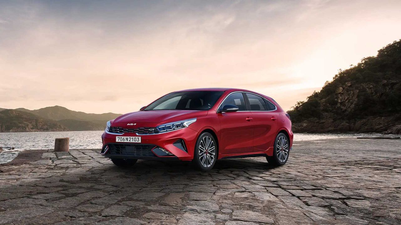 Kia cerato 2022 года