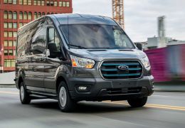 Nova Ford Transit eletrificado pode ser lançada no Brasil