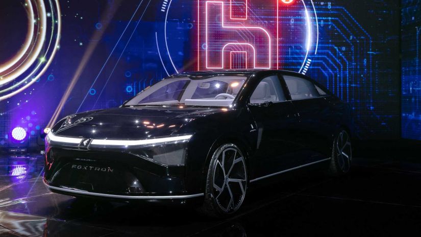 Fabricante do iPhone apresenta três novos carros elétricos