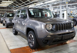 Jeep comemora 450 mil unidades do Renegade no Brasil