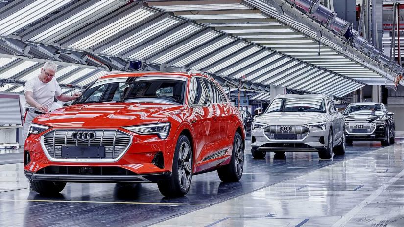 Audi Q8 elétrico deve chegar em 2026 como sucessor do e-tron