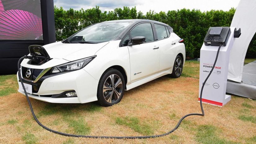 Nissan apresenta modelo de carro elétrico com recarga bidirecional no Brasil