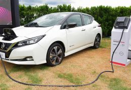Nissan apresenta modelo de carro elétrico com recarga bidirecional no Brasil