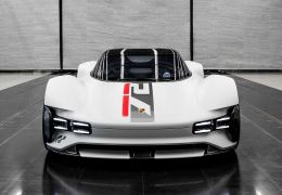 Porsche apresenta modelo exclusivo para próximo game de Gran Turismo