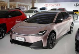 Toyota revela novo sedan elétrico BZ SDN