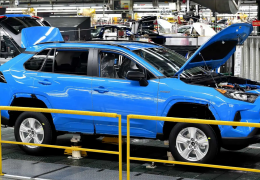 Toyota suspende produção de todos os carros da Lexus