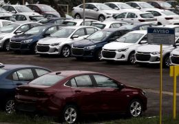Abril têm recuo de 16,8% na venda de carros novos no Brasil