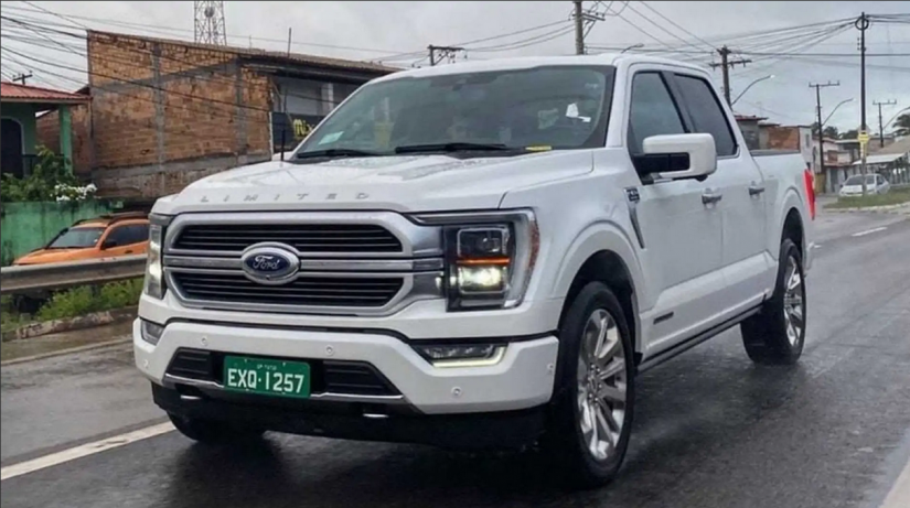 Ford F-150 é flagrada no Brasil na versão Limited