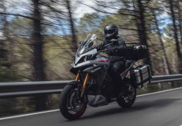 Moto elétrica italiana promete até 420 km de autonomia