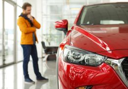 Evite furadas: 4 coisas que você deve evitar na compra do carro usado