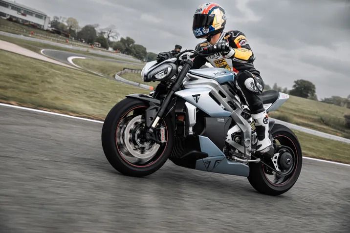 Triumph revela detalhes dos primeiros testes com moto elétrica TE-1