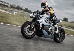 Triumph revela detalhes dos primeiros testes com moto elétrica TE-1