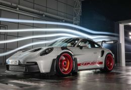 Porsche revela novo 911 GT3 RS 2023 que custa R$ 1,76 milhão