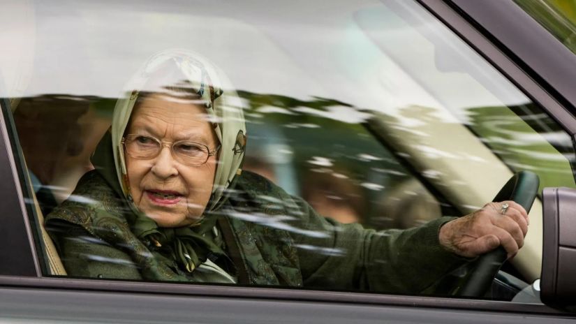Relembre alguns dos principais carros que passaram pela rainha Elizabeth II
