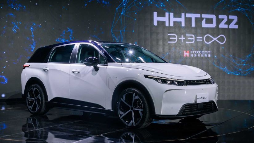 Foxconn apresente 3 modelos próprios de carros elétricos
