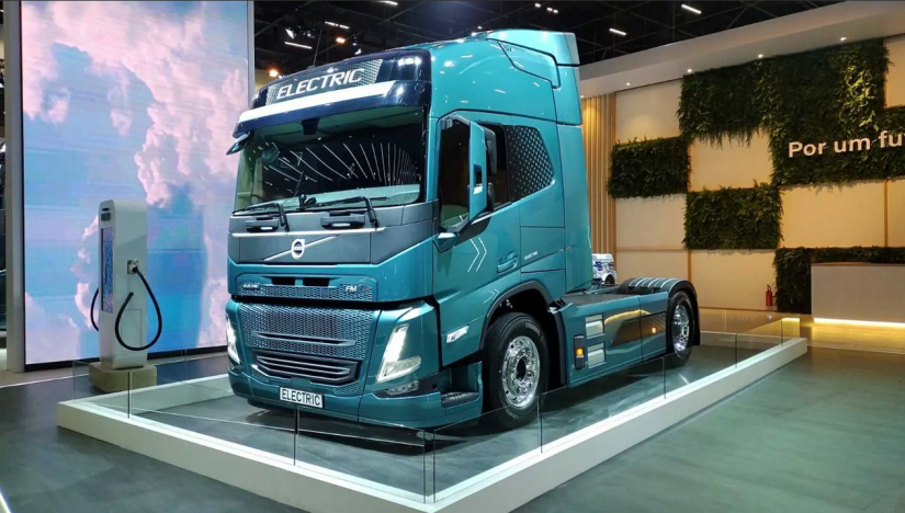 Volvo apresenta novo modelo de caminhão elétrico na Fenatran