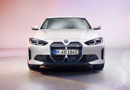 BMW lança sedã elétrico i4 no Brasil disponível em duas versões