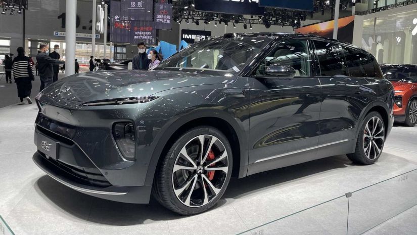 NIO apresenta versão reestilizada do SUV elétrico ES8