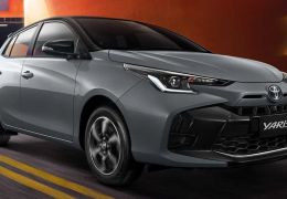 Toyota lança Yaris Hatchback 2023 com nova frente e mudanças na cabine