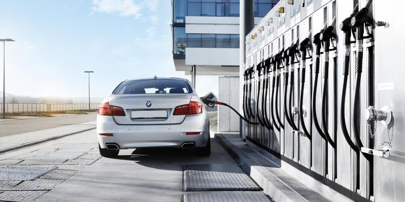 Europa não vai mais barrar carros a combustão em 2035