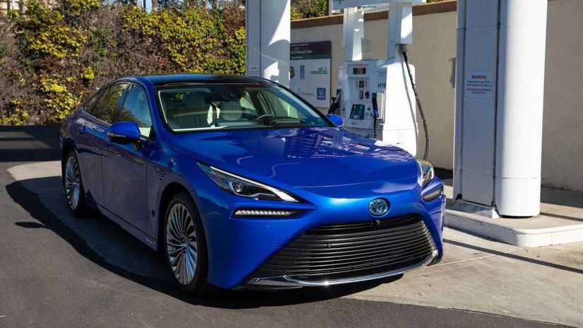 Toyota terá 10 novos carros elétricos até 2026