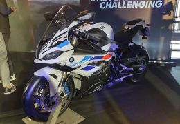 Nova moto BMW S 1000 RR 2023 nacional chega nas lojas por R$ 125.900