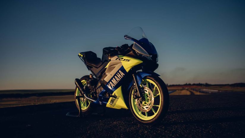 Yamaha anuncia nova moto esportiva R15 para o mercado brasileiro