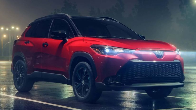 Toyota lança série Nightshade para o Corolla Cross 2024