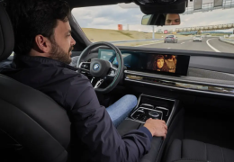 BMW anuncia novo sistema de piloto automático que permite motorista largar volante