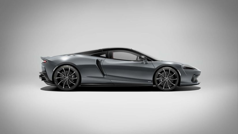 McLaren GTS 2024 apresenta motor V8 que chega a 326 km/h