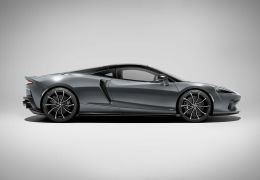 McLaren GTS 2024 apresenta motor V8 que chega a 326 km/h