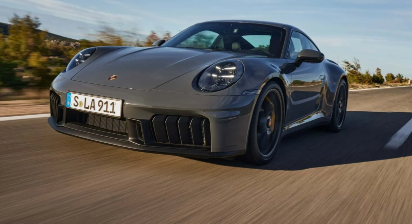 Porsche revela novo 911 híbrido e projeta lançamento para o final do ano