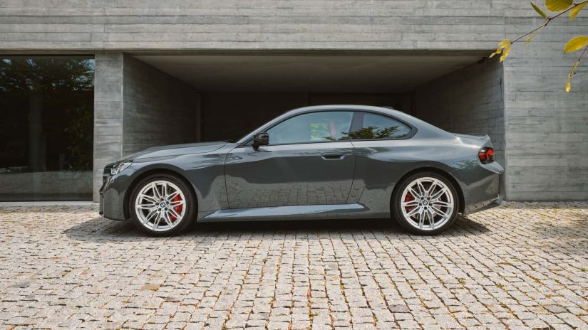 BMW lança novo M2 2025 mais potente