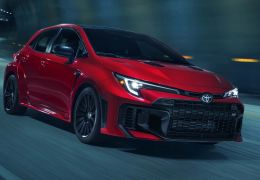 Toyota lança nos EUA nova versão do GR Corolla com câmbio automático