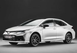 Toyota Corolla 2025 chega com mudanças na versão GR Sport