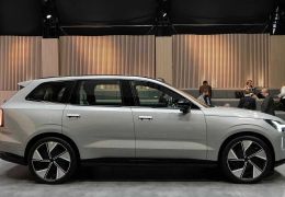 Volvo EX90 chega ao Brasil custando R$ 850 mil