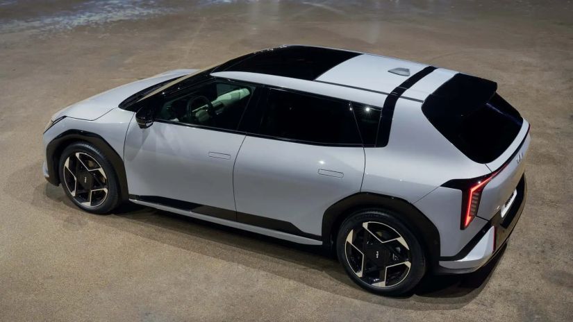Kia revela novo elétrico EV4 nas versões sedã e hatchback