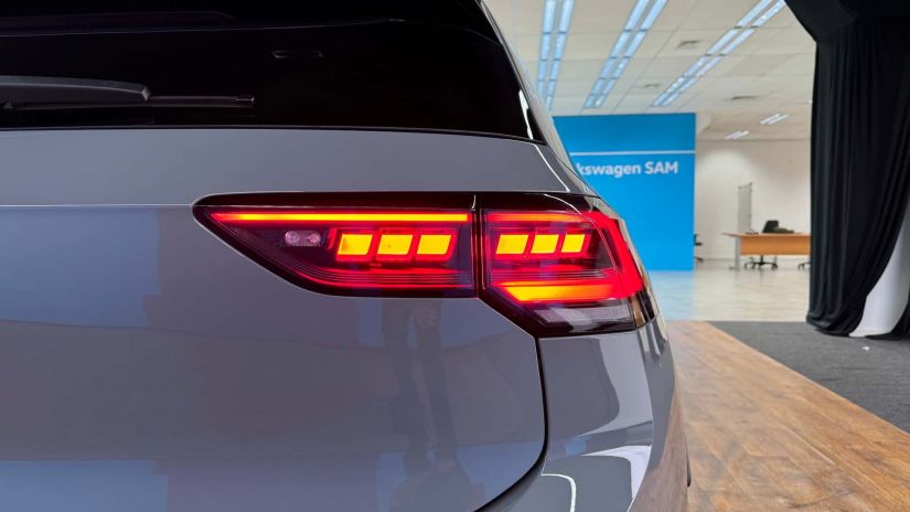 Volkswagen anuncia edição especial do Golf GTI em comemoração aos seus 50 anos