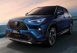 Toyota confirma Yaris Cross híbrido flex no Brasil