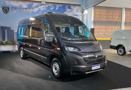 Peugeot lança Boxer 2026 com novidades na lista de itens