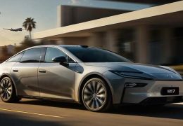 Toyota apresenta novo sedã elétrico bZ7