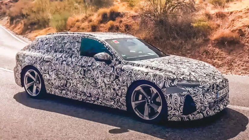 Audi RS6 2026 é flagrada em testes nas ruas da Espanha