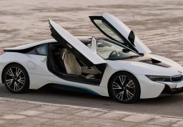 Modelo de BMW de Diego Maradona está sendo leiloado