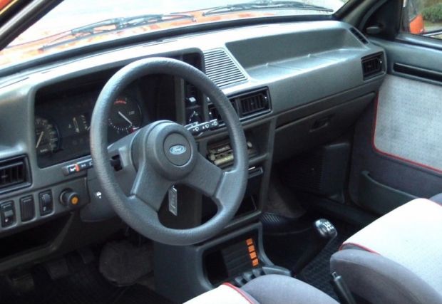 Ford Escort XR3 - Interior