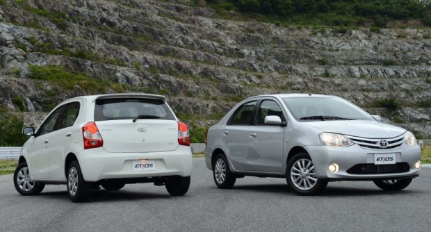 Toyota Etios - Hatch e Sedan