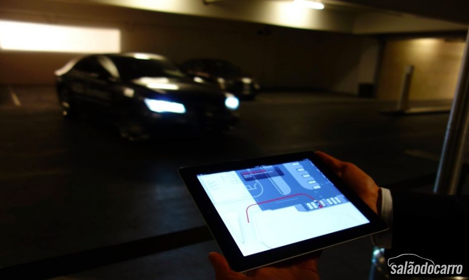 Trajetória do carro em tablet.