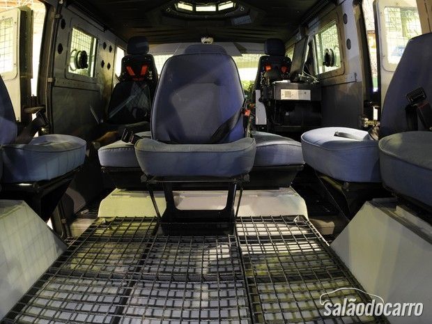 Novo caveirão tem espaço para 12 policiais.
