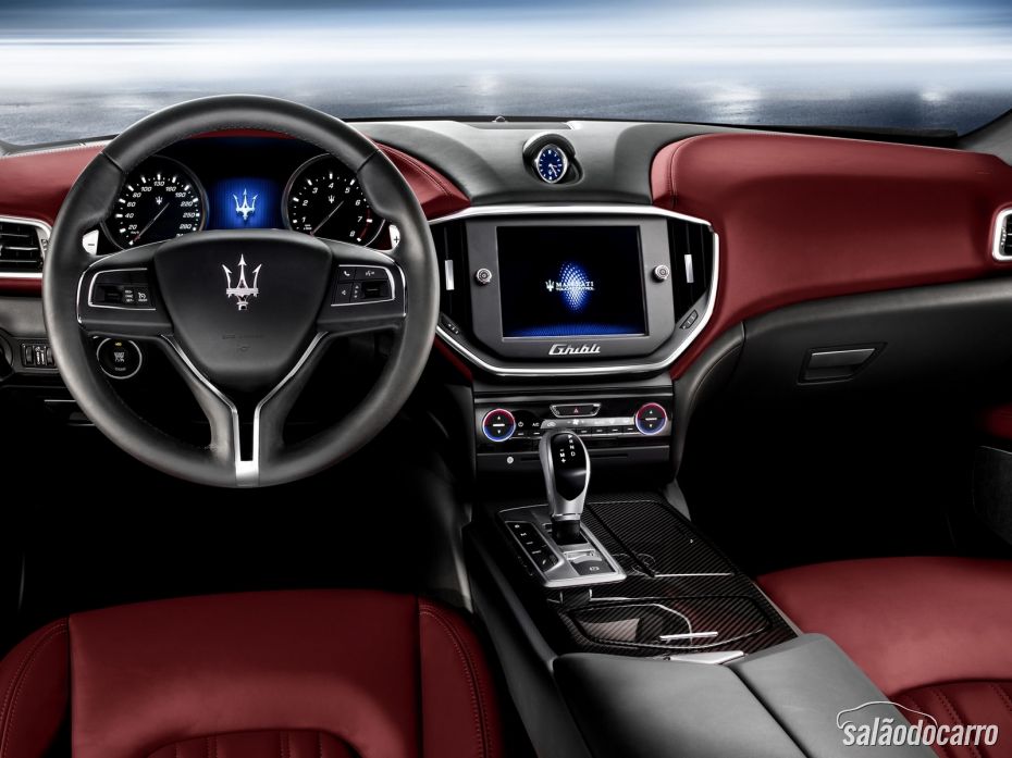 Interior do Maserati Ghibli 