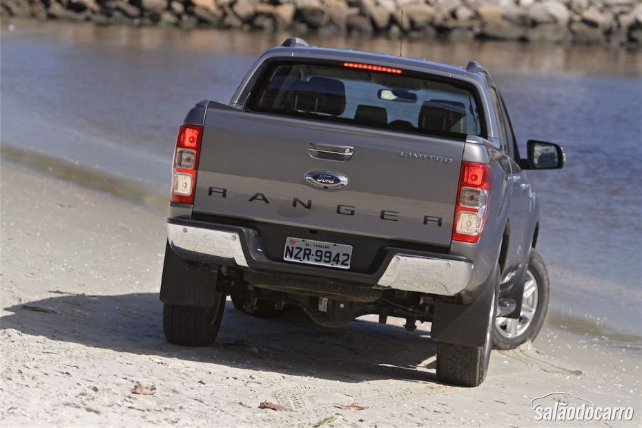 Ford Ranger Limited diesel - Traseira