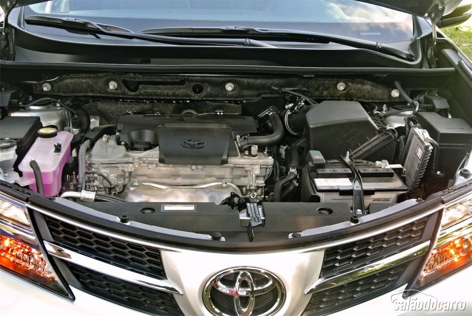 Toyota RAV4 - Motor